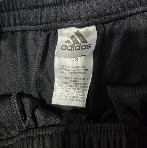 Adidas basketball shorts, YL - Picture 2 of 2